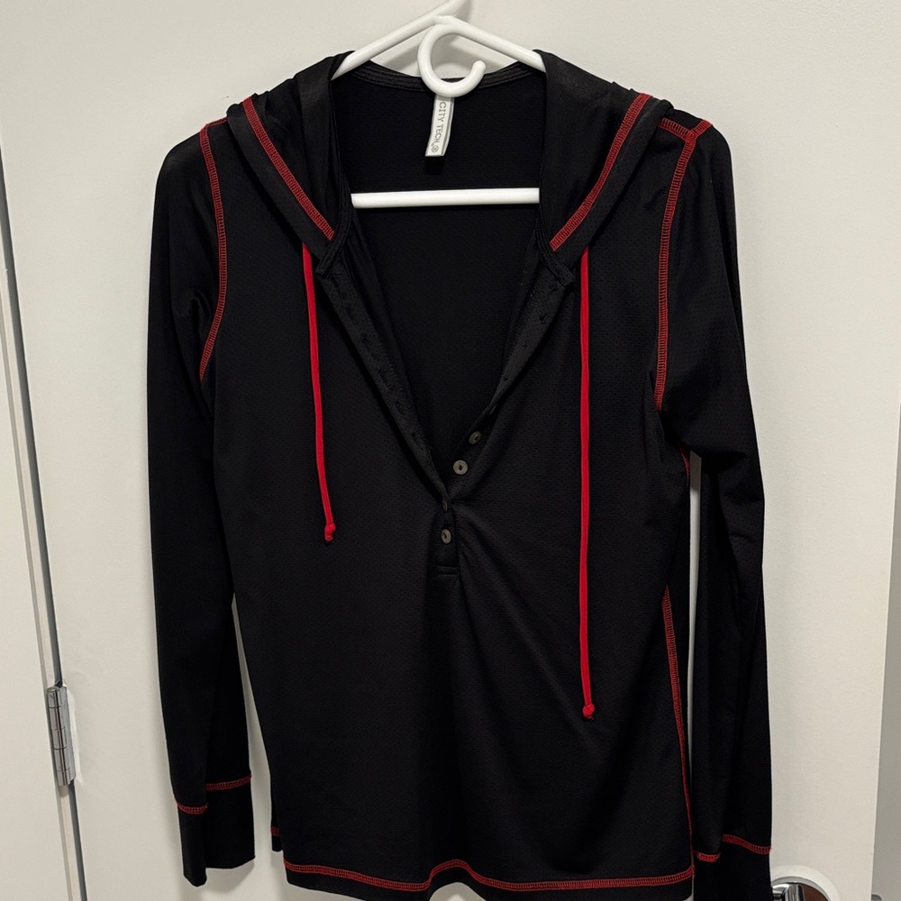 Black Athletic Hooded Pullover With Red Trim  - Sleek gym layer